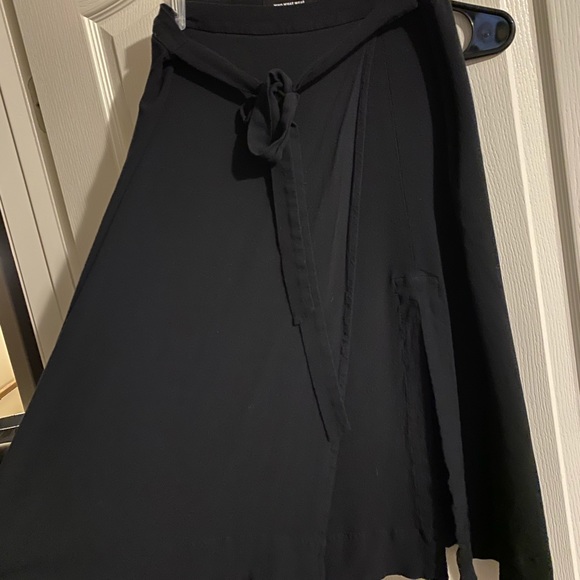 who what wear long black skirt. Size 14 - Picture 2 of 4